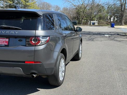 Used 2017 Land Rover Discovery Sport SE AWD/4WD image 6