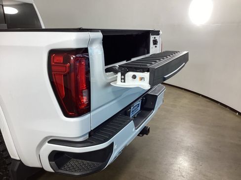 Used 2025 GMC Sierra 1500 AT4 w/ AT4 Preferred Package AWD/4WD image 12