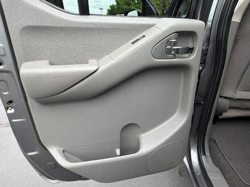 Used 2021 Nissan Frontier SV AWD/4WD image 13