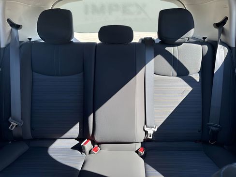 Used 2023 Nissan Leaf S image 10