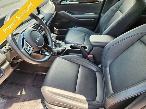 Certified 2025 Kia Seltos EX w/ EX Sunroof Package AWD/4WD image 9