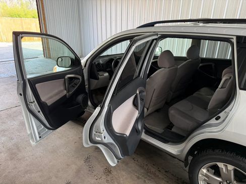Used 2008 Toyota RAV4 4WD V6 image 7
