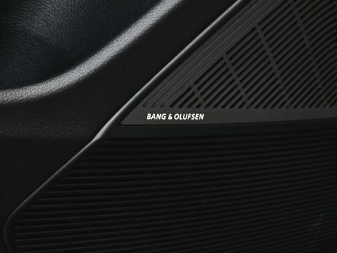 Used 2024 Audi RS Q8 w/ Black Optic Package image 17