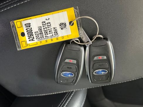 Used 2023 Subaru Forester Limited AWD/4WD image 38