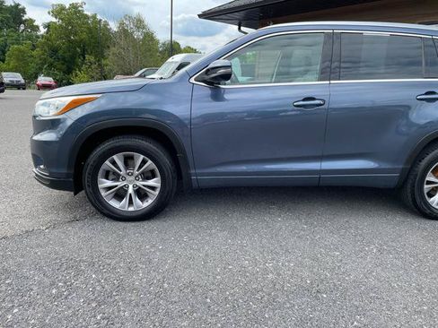 Used 2015 Toyota Highlander XLE AWD/4WD image 2