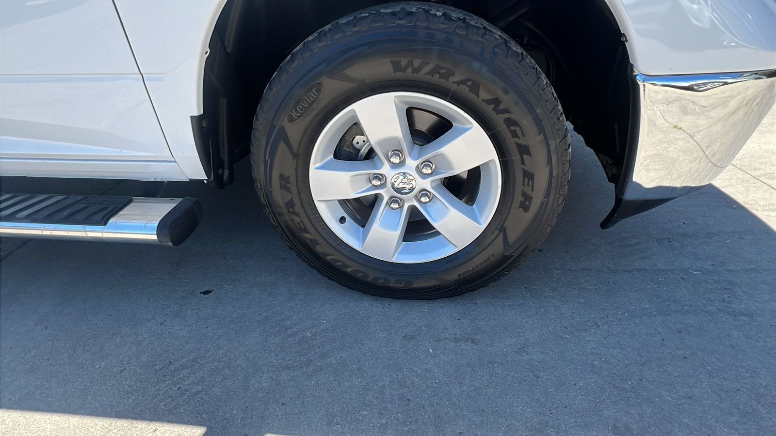 Used 2019 RAM 1500 Tradesman w/ Chrome Appearance Group AWD/4WD image 9