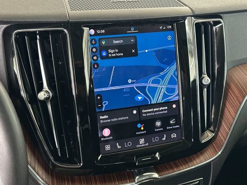 Certified 2023 Volvo XC60 B5 Plus AWD/4WD image 18