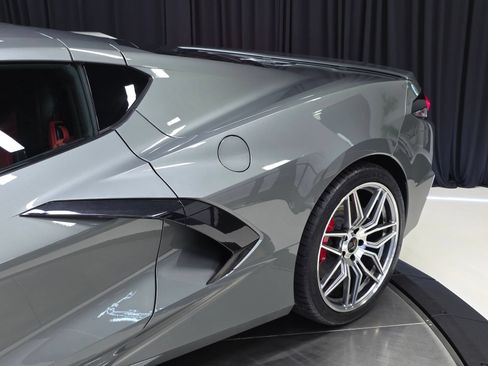Used 2022 Chevrolet Corvette Stingray Preferred Cpe w/ Z51 Performance Package RWD image 46