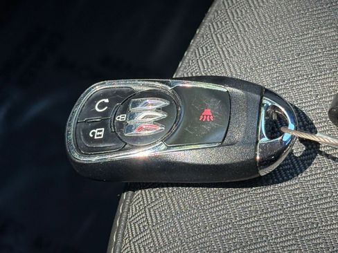 Used 2025 Buick Encore GX Preferred FWD image 21