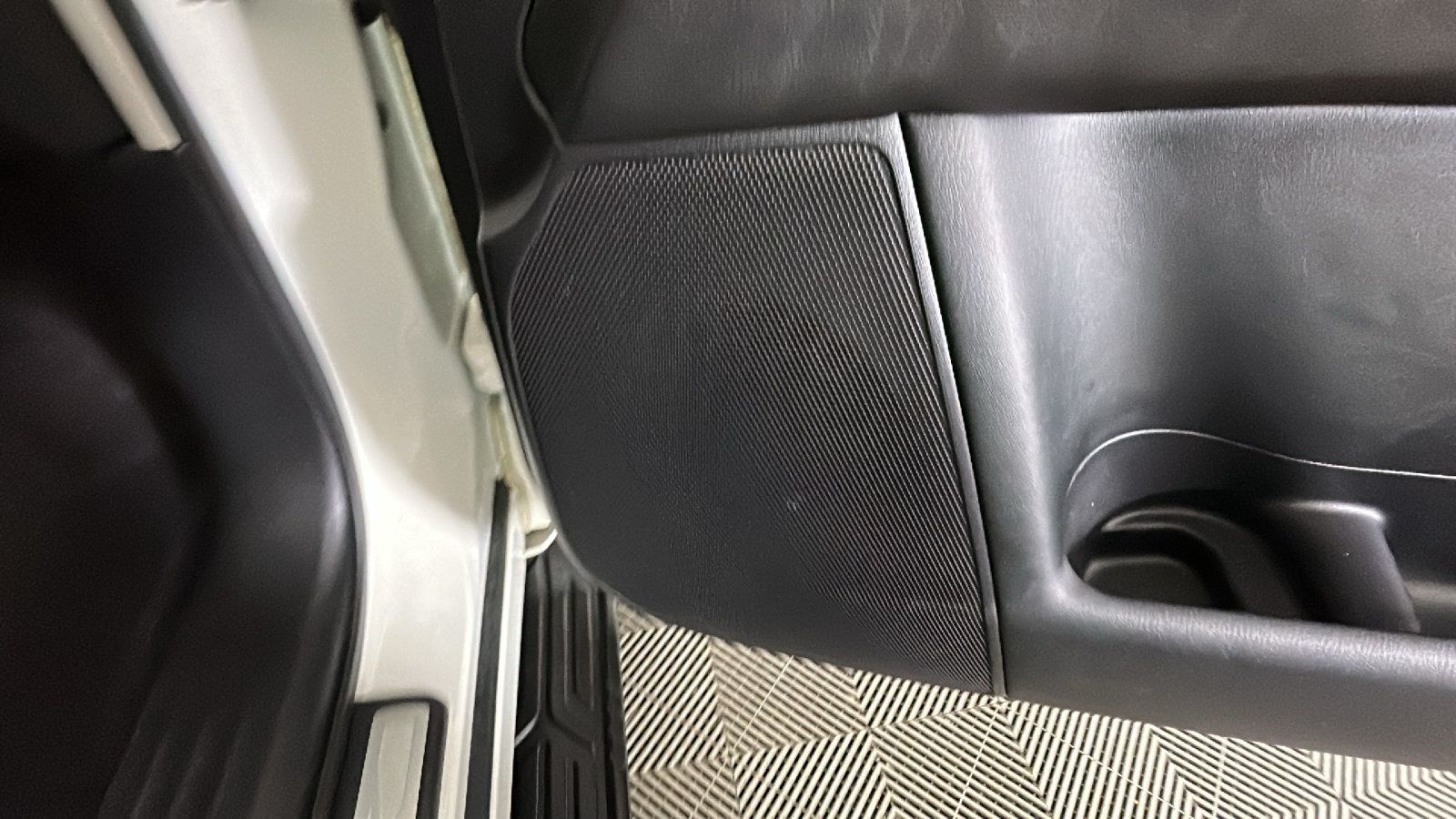Used 2017 INFINITI QX80 4WD image 34