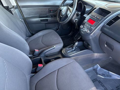 Used 2013 Kia Soul FWD image 15
