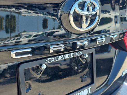 Used 2023 Toyota Camry SE image 10