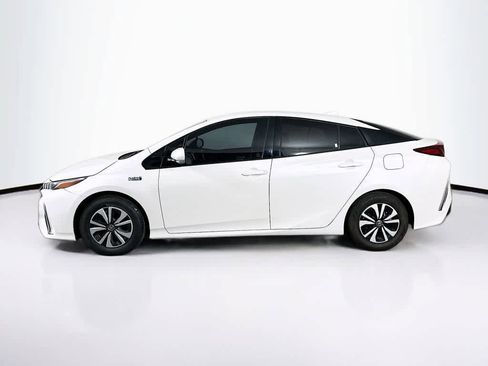 Used 2019 Toyota Prius Prime Plus FWD image 3