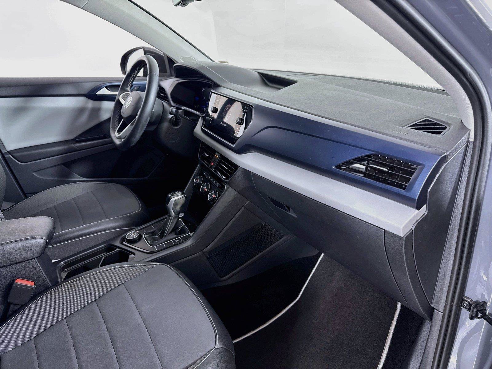 Used 2023 Volkswagen Taos SE w/ Panoramic Sunroof Package AWD/4WD image 28