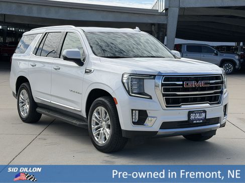 Used 2021 GMC Yukon SLT w/ Rear Media and Nav Package AWD/4WD image 2