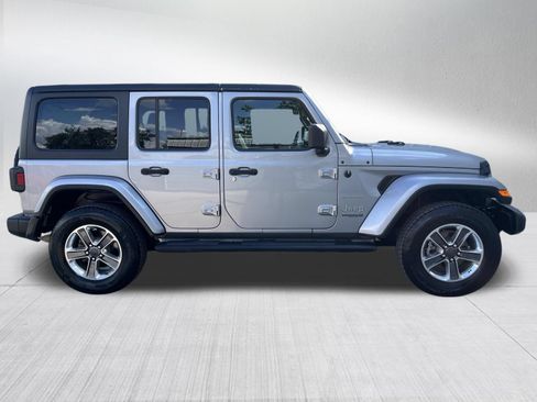 Used 2021 Jeep Wrangler Unlimited Sahara AWD/4WD image 5