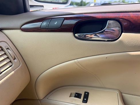 Used 2006 Buick Lucerne CXS w/ Driver Confidence Package FWD image 26
