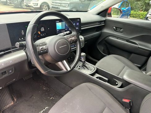 Used 2024 Hyundai Kona SEL FWD image 6
