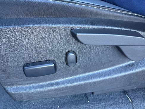 Used 2022 Chevrolet Colorado Z71 image 38