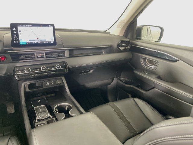 Used 2025 Honda Pilot Touring image 25