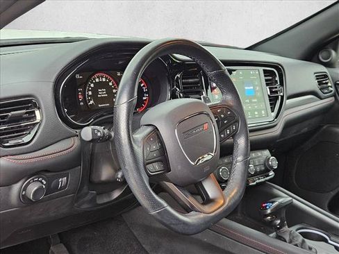 Used 2024 Dodge Durango GT RWD image 9
