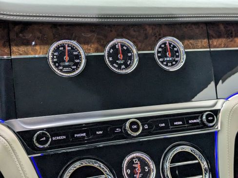 Used 2020 Bentley Continental GT image 22