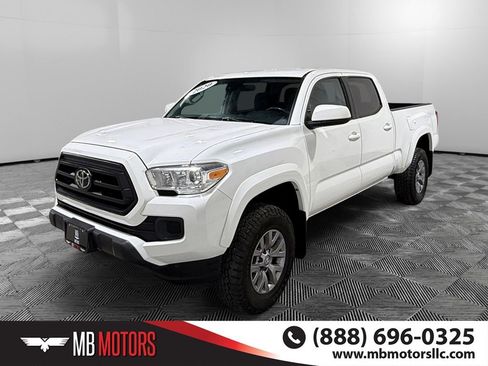 Used 2020 Toyota Tacoma SR5 AWD/4WD image 9