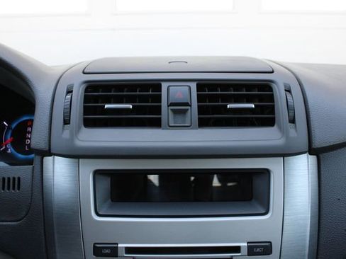 Used 2011 Ford Fusion SE FWD image 13