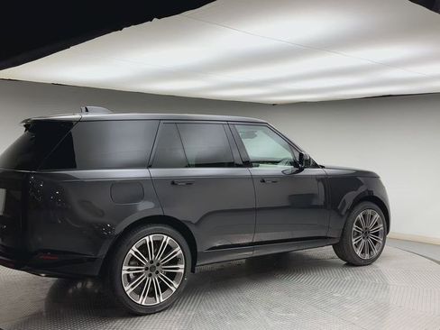 New 2026 Land Rover Range Rover SE image 2