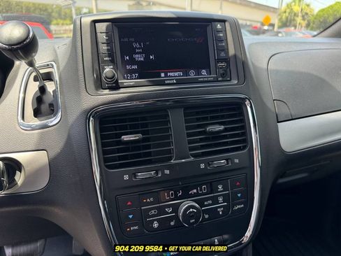 Used 2019 Dodge Grand Caravan GT FWD image 12