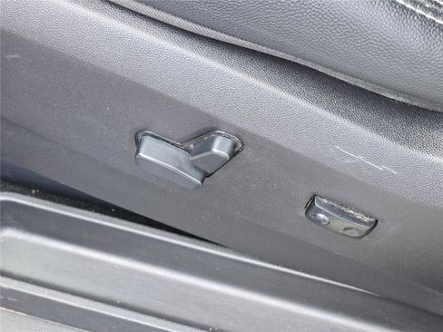 Certified 2019 Dodge Grand Caravan SXT image 28