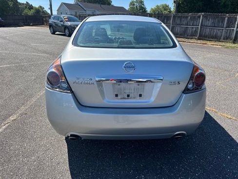 Used 2010 Nissan Altima 2.5 S FWD image 6