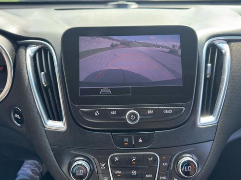 Used 2021 Chevrolet Malibu LT image 18