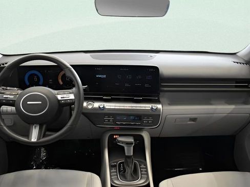 Used 2025 Hyundai Kona SEL image 5