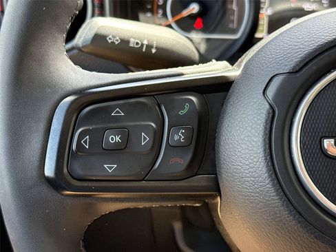 Used 2025 Jeep Wrangler Unlimited Rubicon AWD/4WD image 32