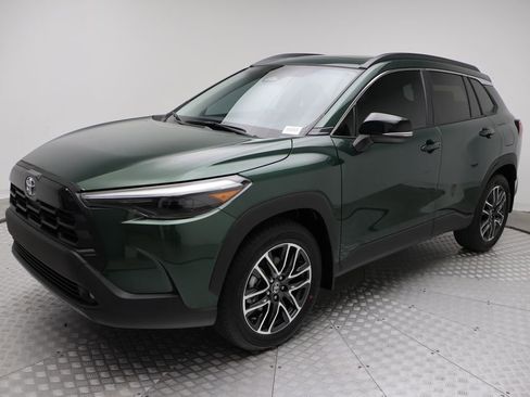Certified 2026 Toyota Corolla Cross XLE image 1