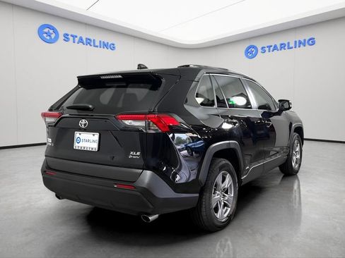 Used 2025 Toyota RAV4 XLE AWD/4WD image 8