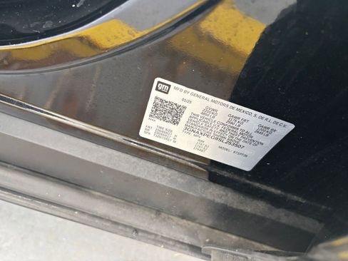 Used 2025 Chevrolet Equinox LT image 29