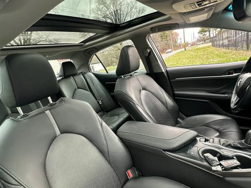 Used 2018 Toyota Camry XSE w/ Driver Assist Package image 33