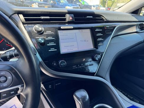 Used 2018 Toyota Camry XSE FWD image 21