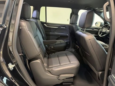 Used 2025 GMC Acadia Elevation w/ Elevation Premium Package AWD/4WD image 33