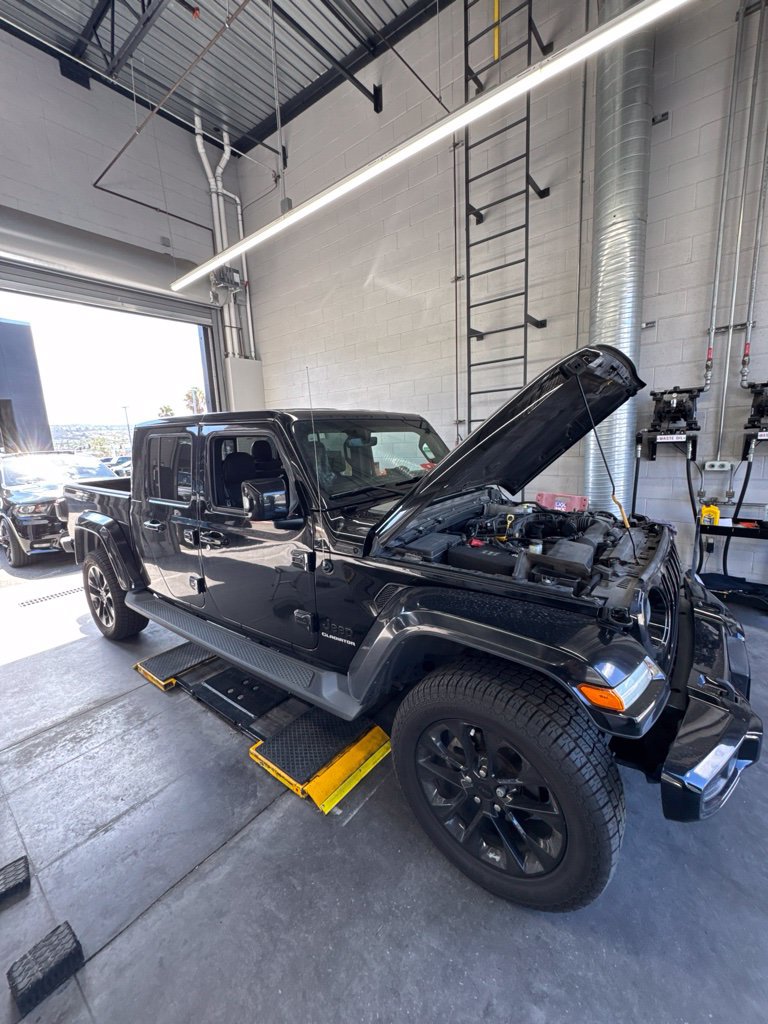 Used 2022 Jeep Gladiator Overland AWD/4WD image 5