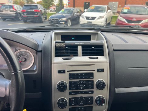 Used 2010 Ford Escape XLT image 14