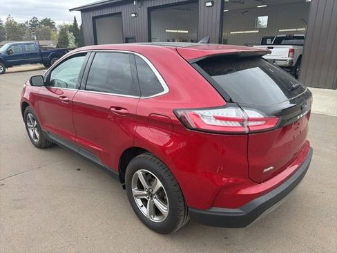 Used 2024 Ford Edge SEL w/ Convenience Package AWD/4WD image 3