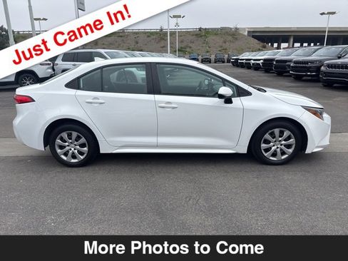 Used 2023 Toyota Corolla LE image 7