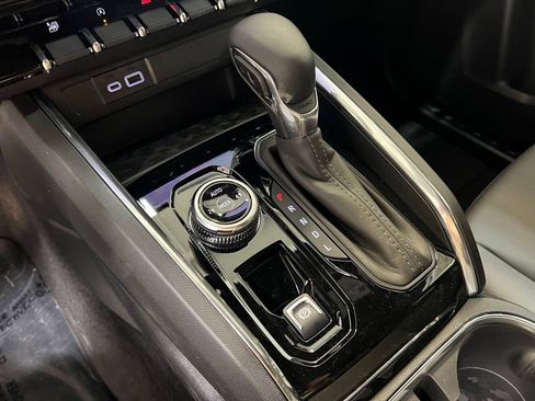 New 2026 GMC Canyon Elevation w/ Convenience Package image 24