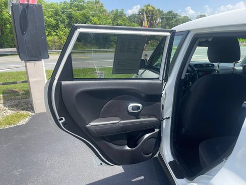 Used 2015 Kia Soul FWD image 11