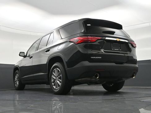 Used 2023 Chevrolet Traverse LT FWD image 23
