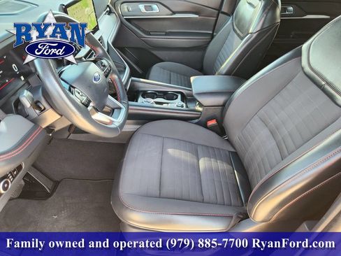 Certified 2025 Ford Explorer ST-Line w/ ST-Line Street Pack AWD/4WD image 9