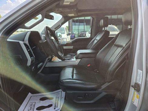 Used 2019 Ford F150 Lariat w/ Equipment Group 502A Luxury image 8